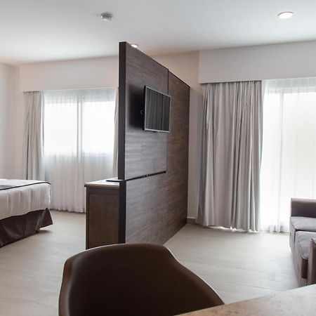 Hs Hotsson Smart Leon Centro Max Hotel Exterior photo