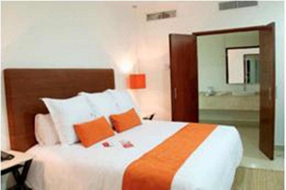Hs Hotsson Smart Leon Centro Max Hotel Room photo