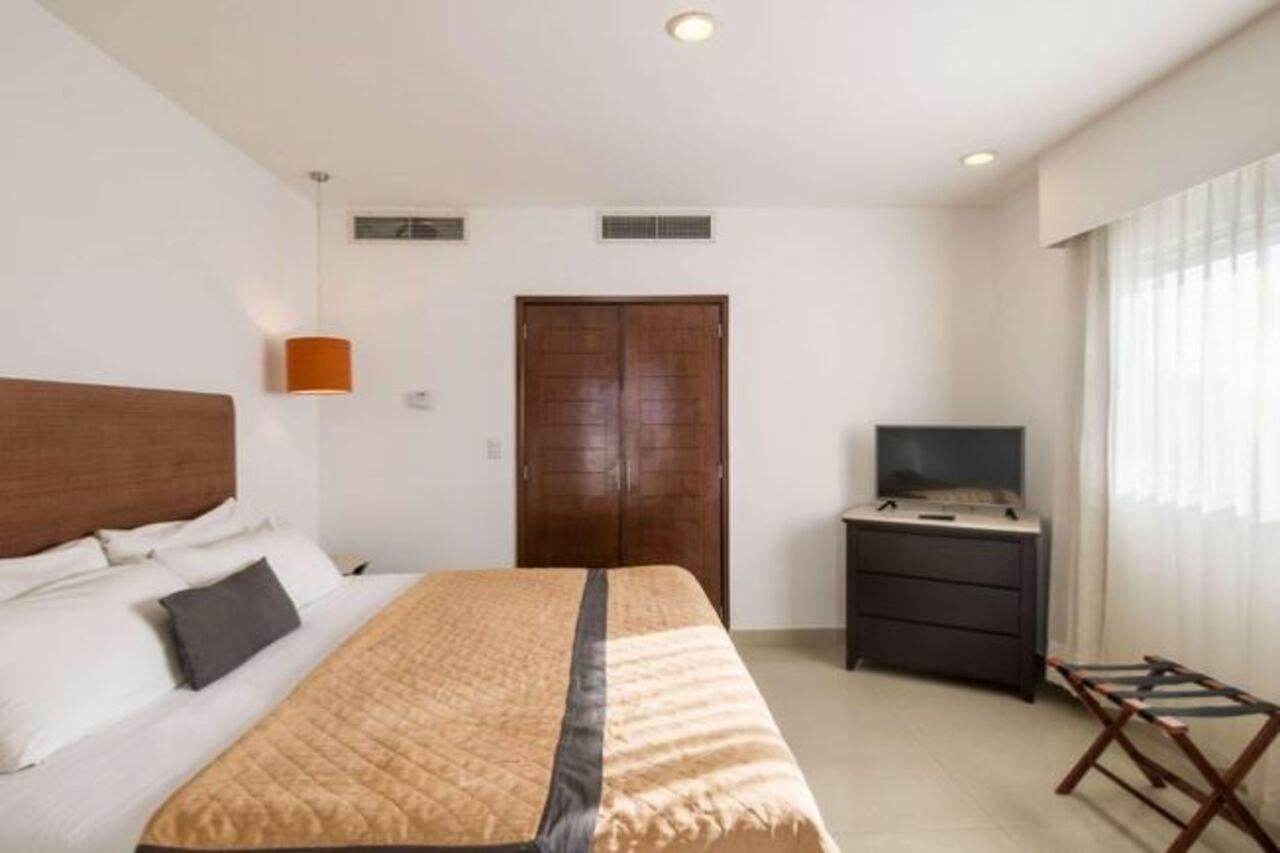 Hs Hotsson Smart Leon Centro Max Hotel Exterior photo